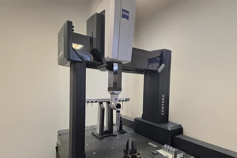 Nuovo macchinario Zeiss - con logo in alto